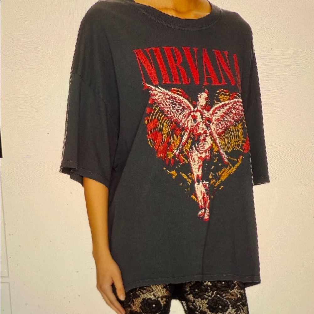 Daydreamer Nirvana Trippy Heart Tee